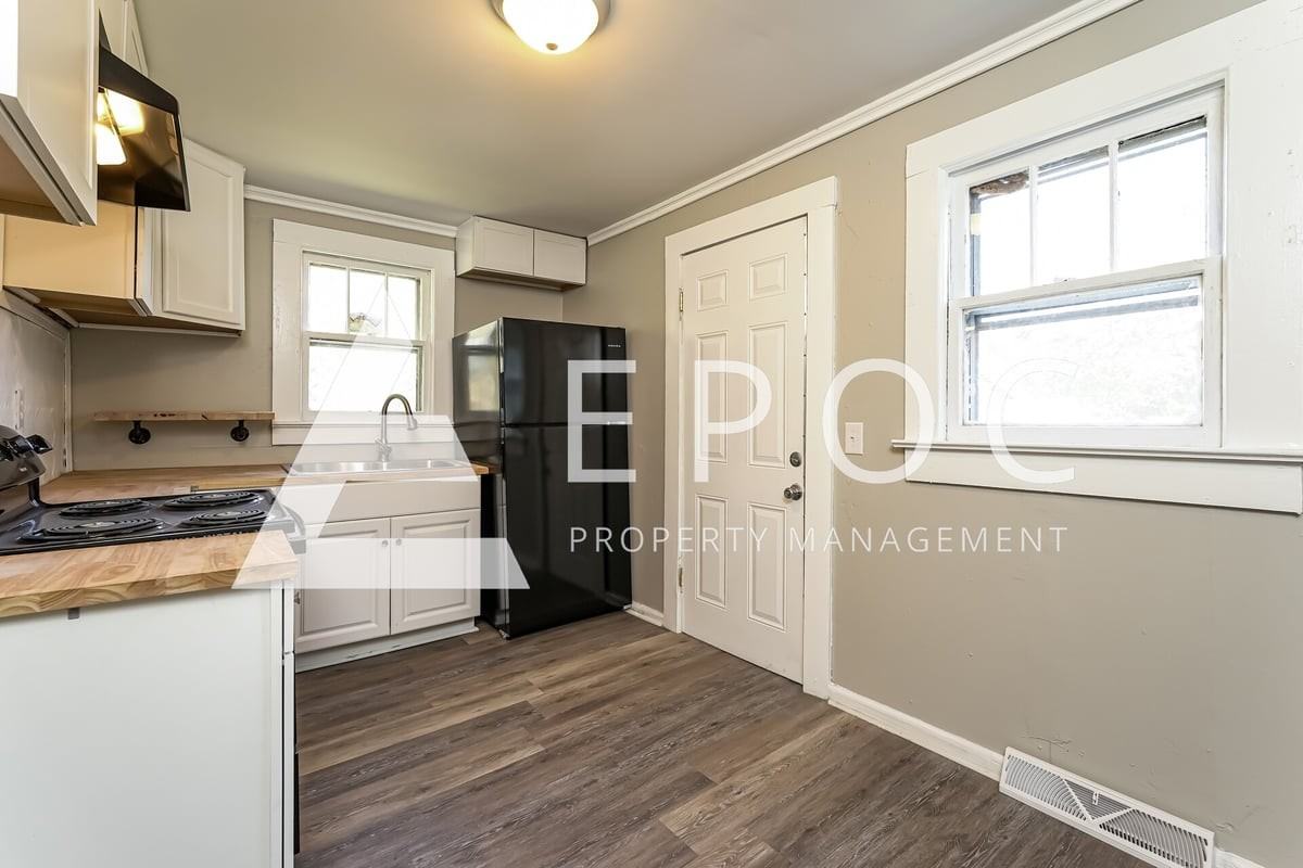 2017 E 18th St - Photo 7 of 15