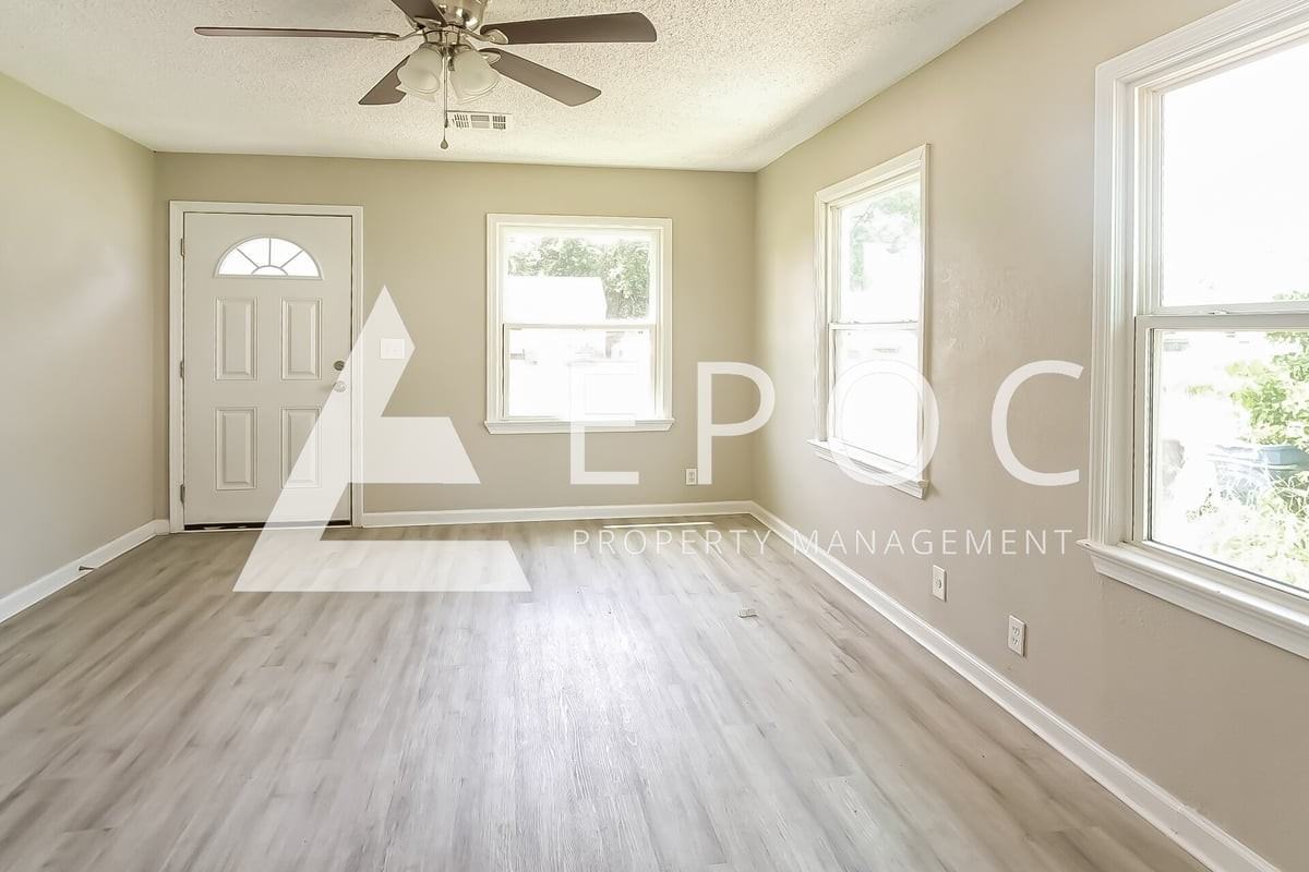 243 E 27th Pl N - Photo 4 of 13