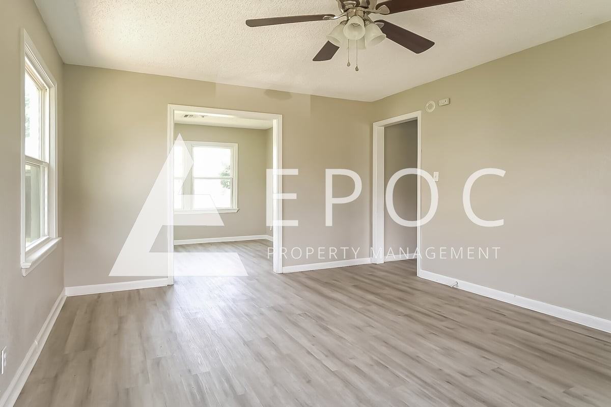 243 E 27th Pl N - Photo 5 of 13