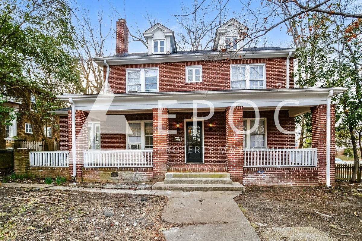 400 S Josephine Boyd St - Photo 2 of 16