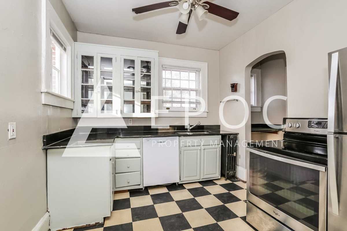 400 S Josephine Boyd St - Photo 3 of 15