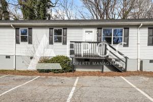 featured image of 634 S Elm St #B