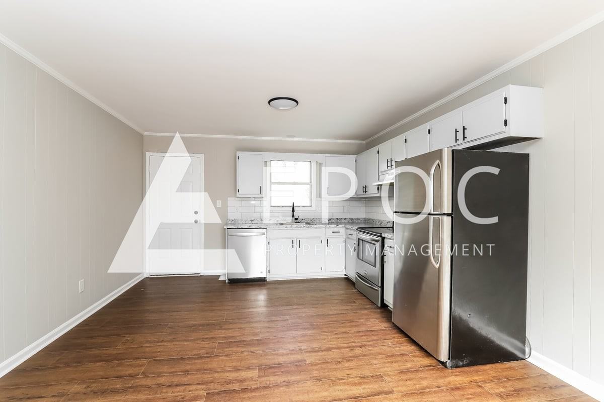 634 S Elm St #B - Photo 4 of 17