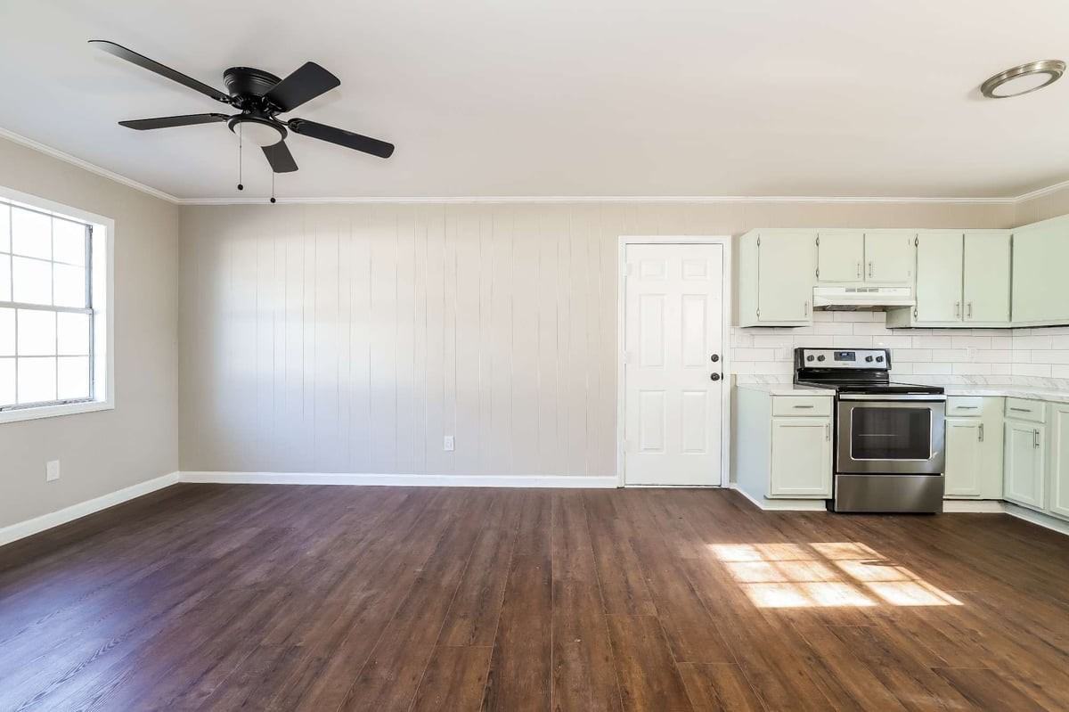 638 S Elm St #A - Photo 3 of 33