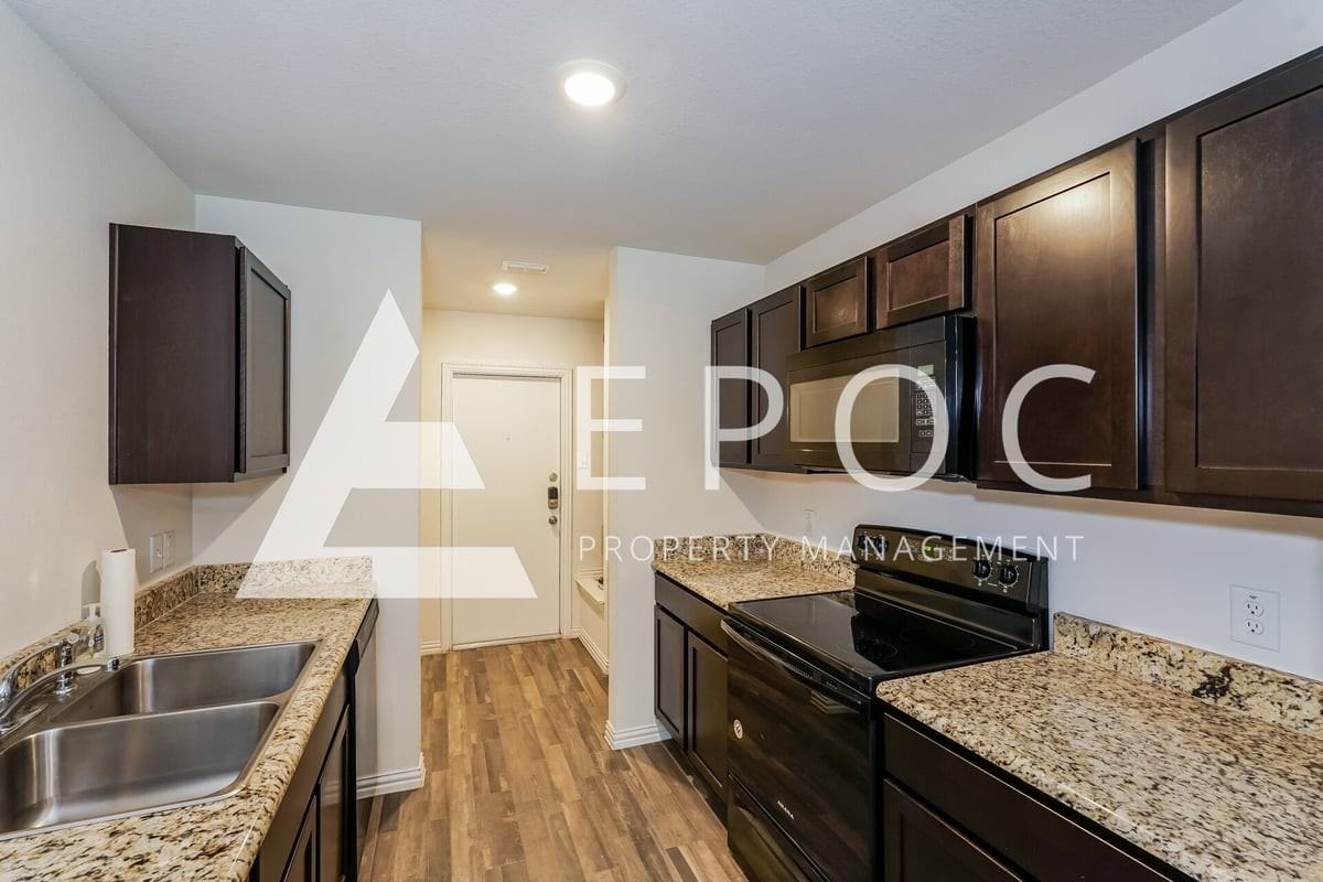 719 N 13th St - Photo 3 of 15