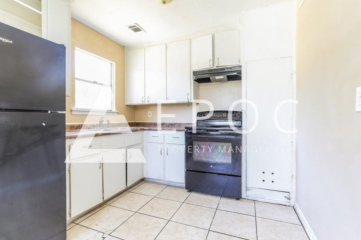 904 Florence Rd - Photo 4 of 15