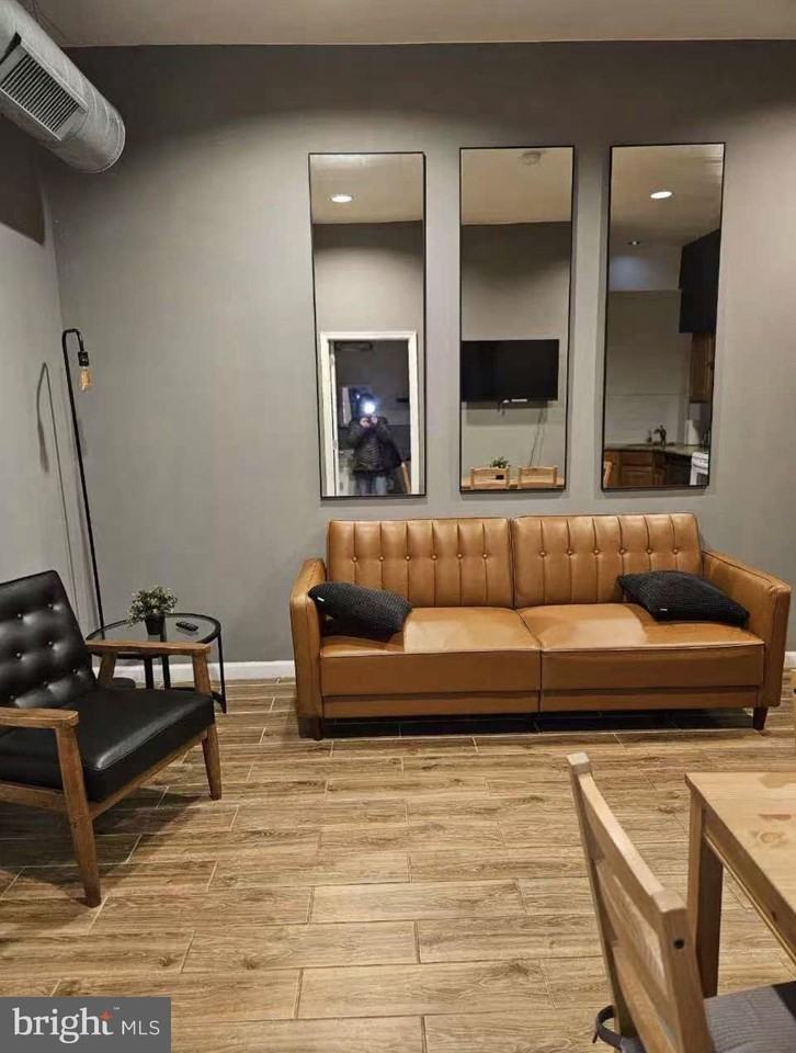 1829-2F Spruce St Apt 2f - Photo 2 of 11