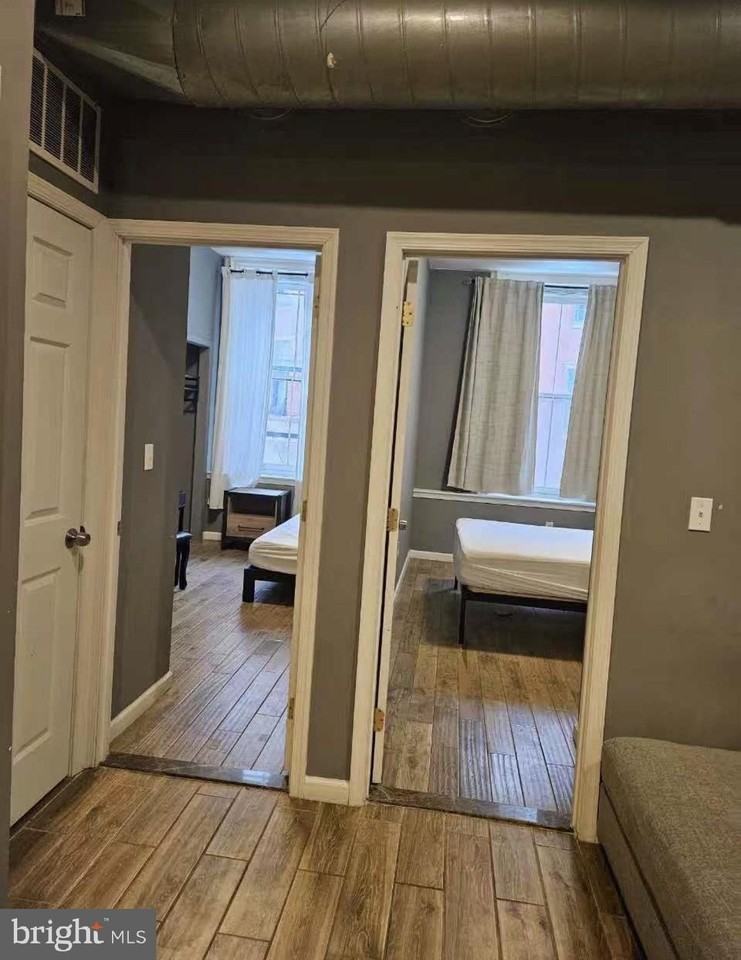 1829-2F Spruce St Apt 2f - Photo 3 of 11