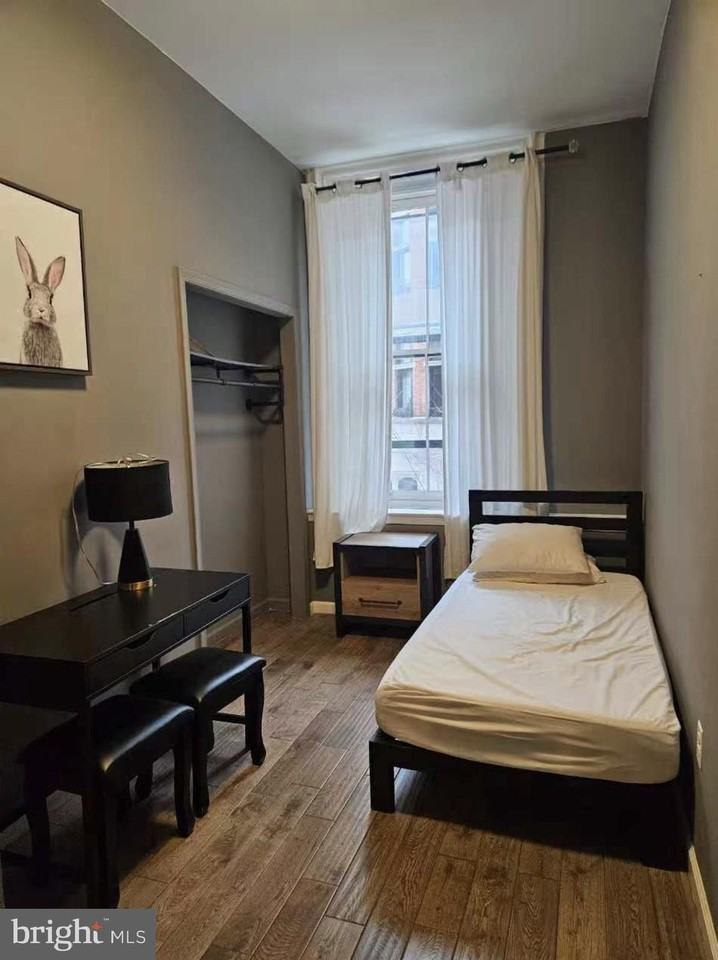 1829-2F Spruce St Apt 2f - Photo 5 of 11