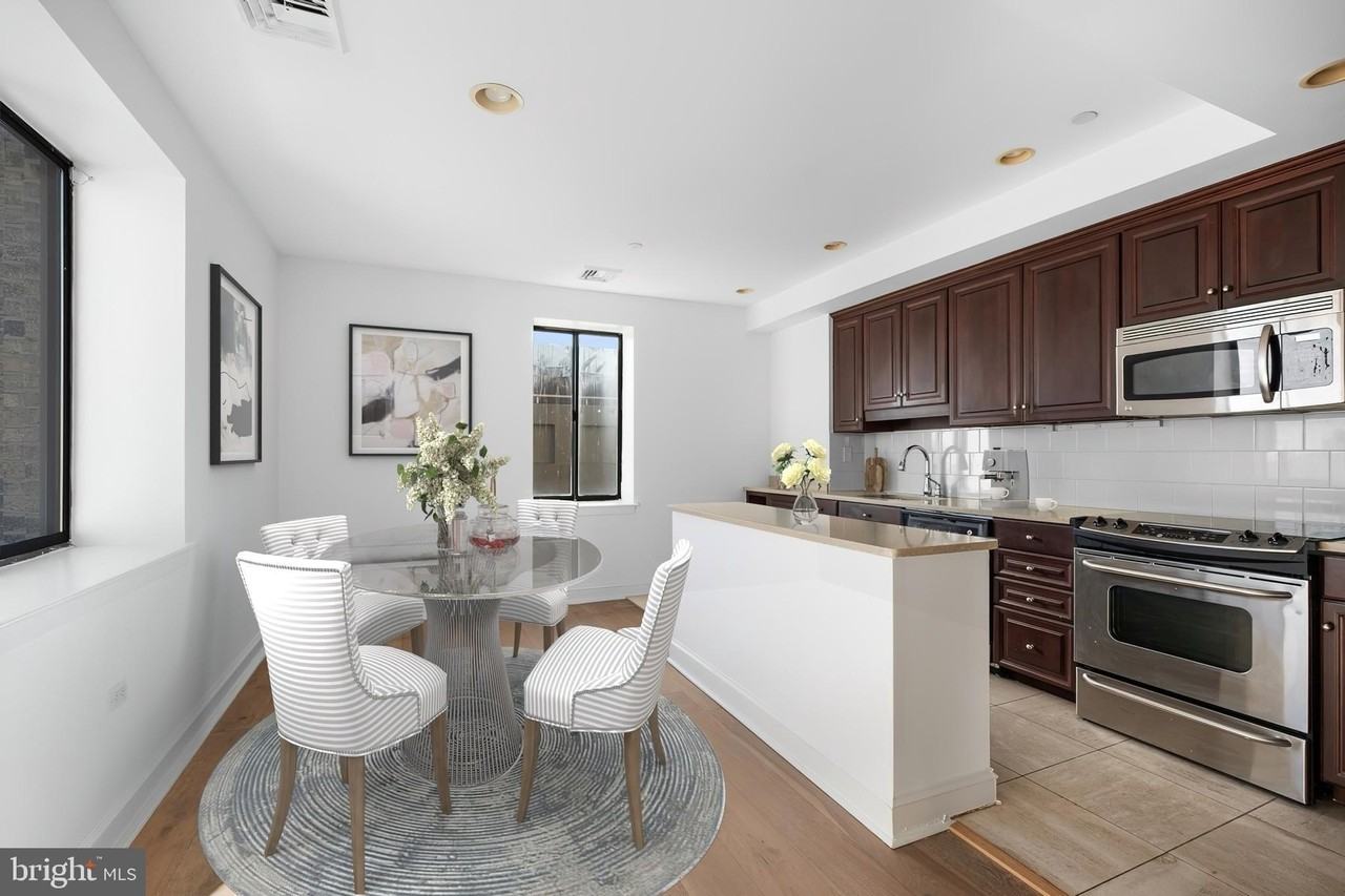 222 W Rittenhouse Sq Apt 801 - Photo 3 of 13