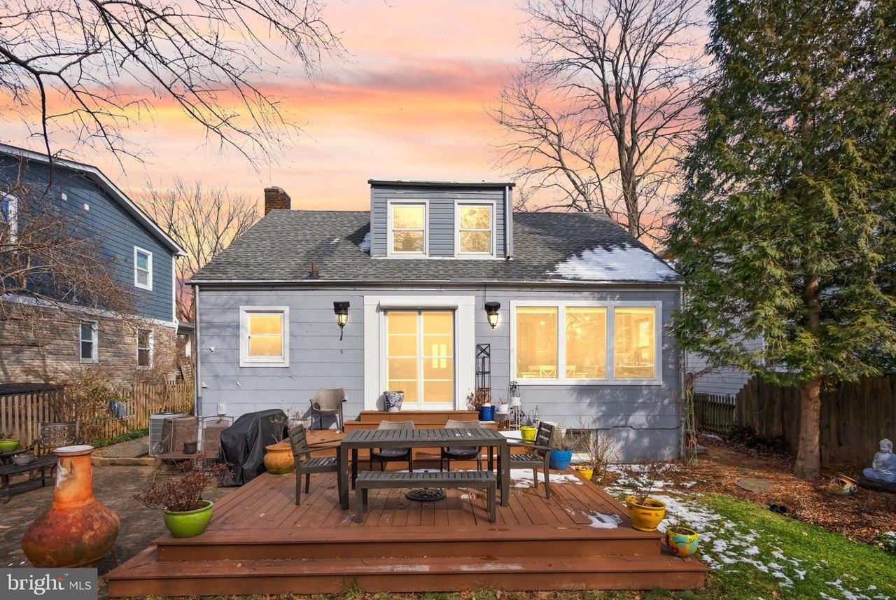 1804 S Oakland St - Photo 2 of 50