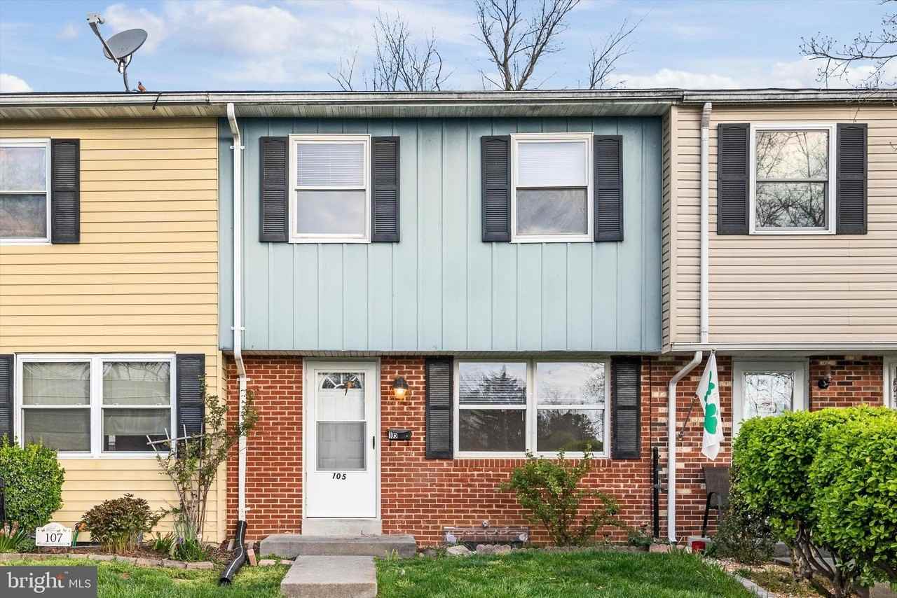 105 Cameron St - Photo 2 of 12