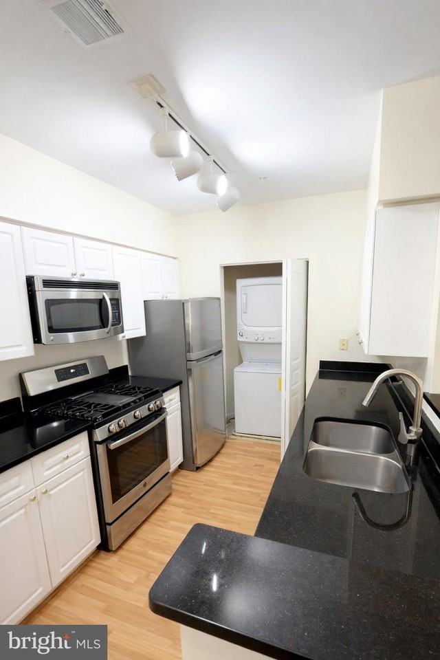 12919 Alton Sq Apt 203 #203 - Photo 4 of 15