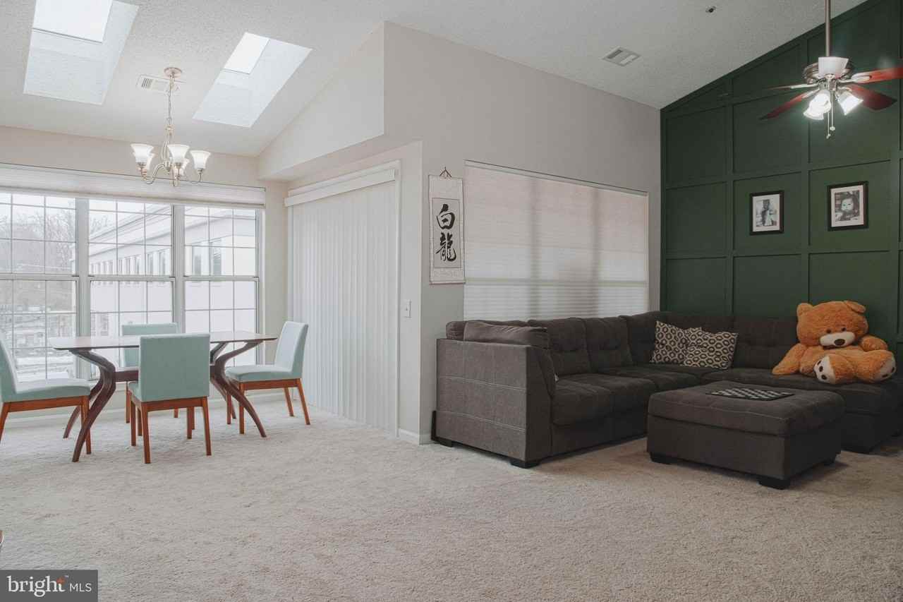 2830 Emma Lee St Apt 302 - Photo 5 of 23