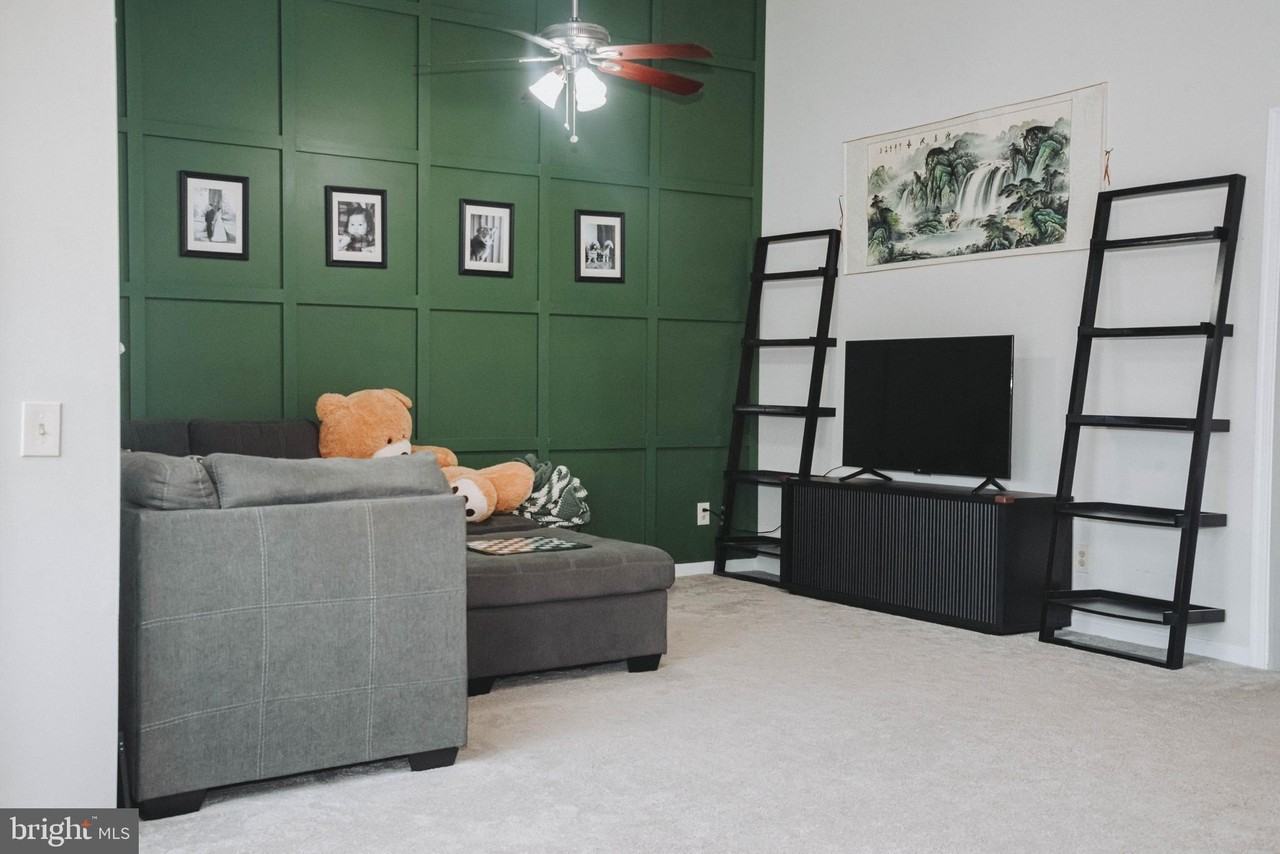 2830 Emma Lee St Apt 302 - Photo 6 of 23