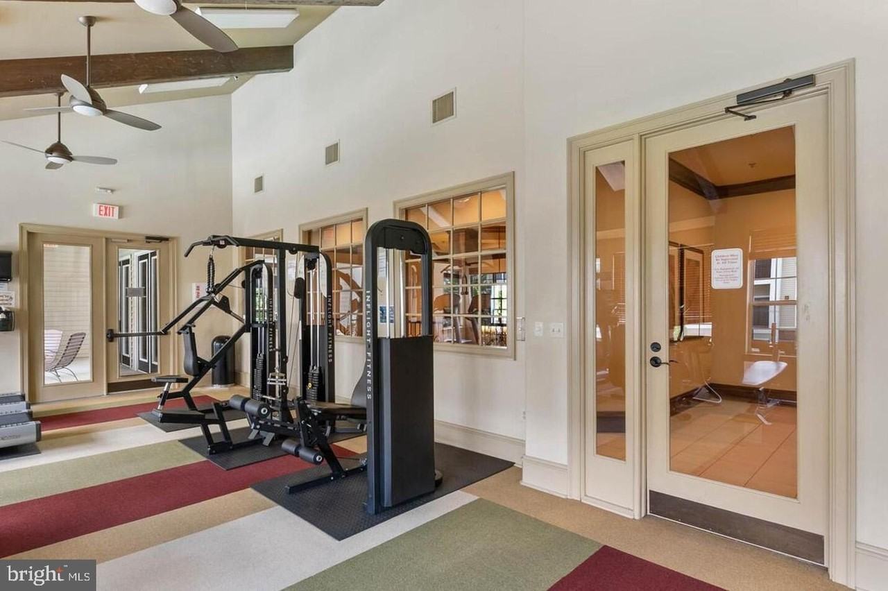 12954 Centre Park Cir Apt 205 - Photo 5 of 10