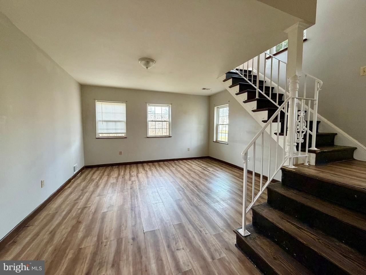 309 Missouri Ave - Photo 2 of 23