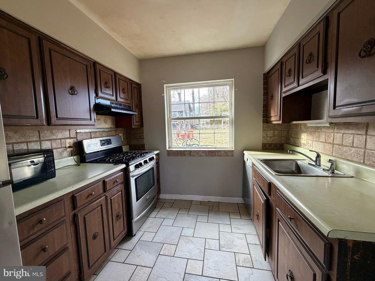 309 Missouri Ave - Photo 6 of 23