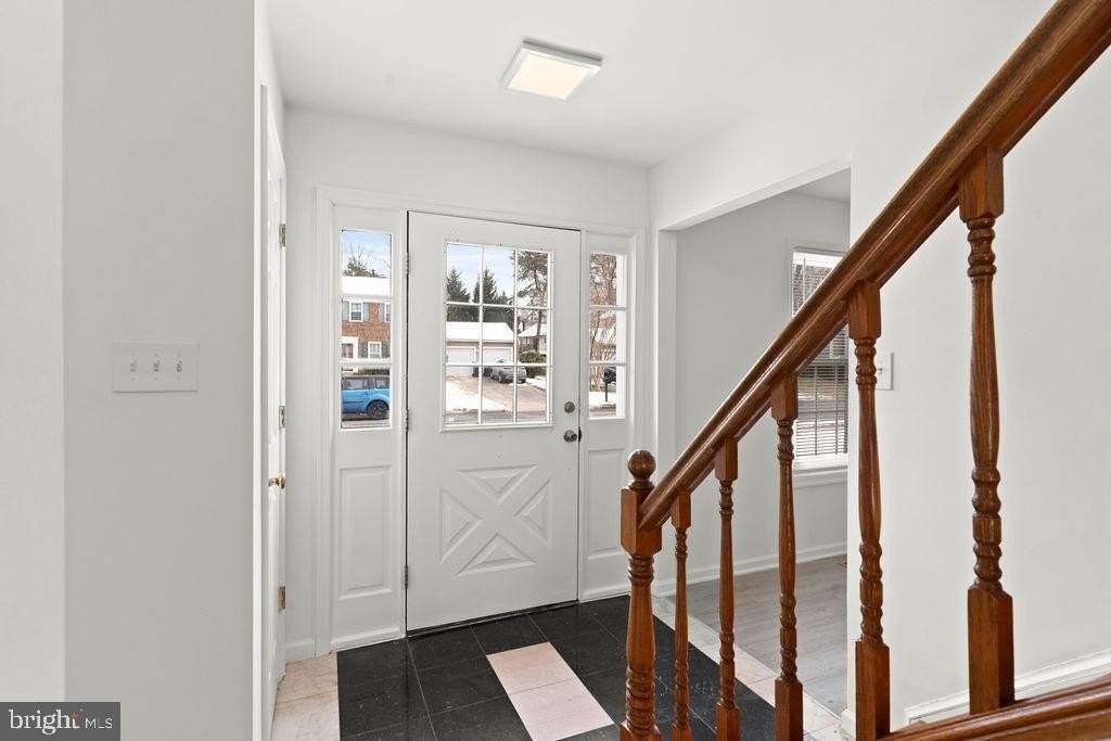 6129 Franconia Station Ln - Photo 2 of 42