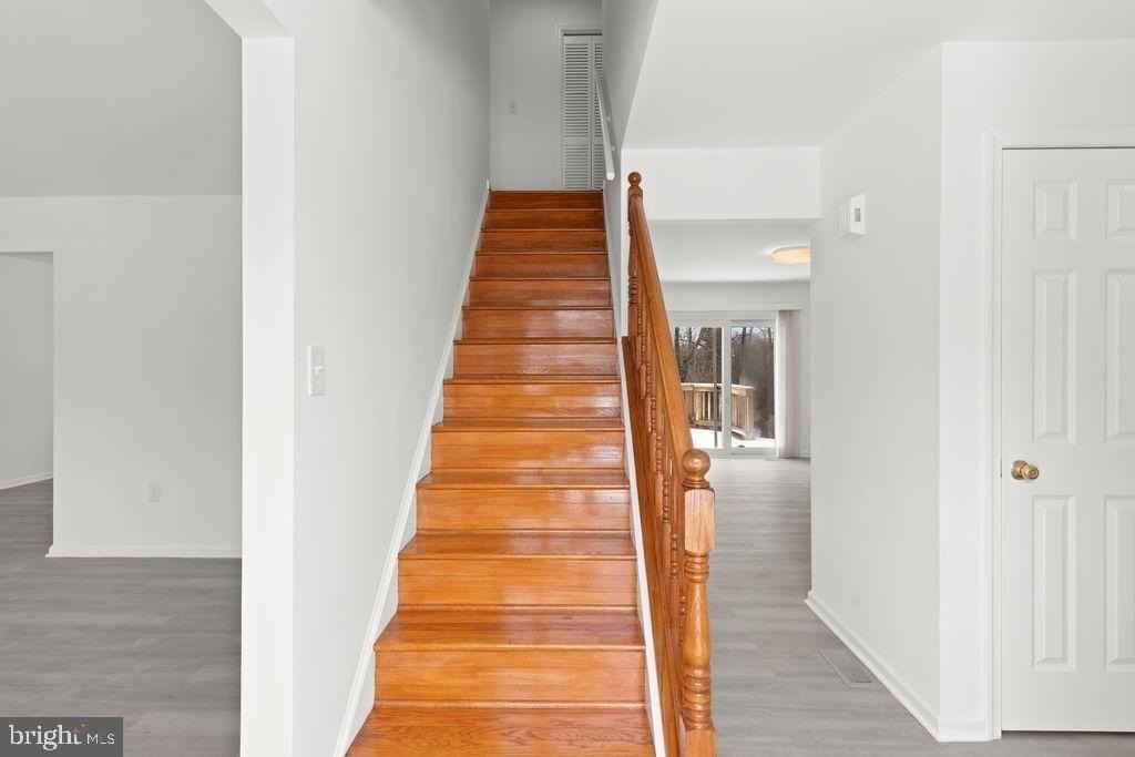 6129 Franconia Station Ln - Photo 3 of 42