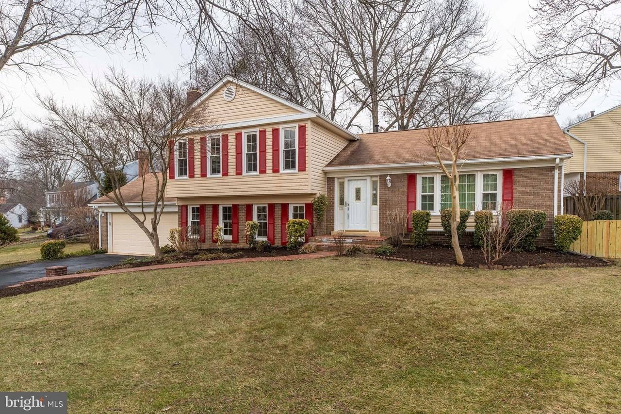 8000 Lady Lewis Ct - Photo 3 of 46