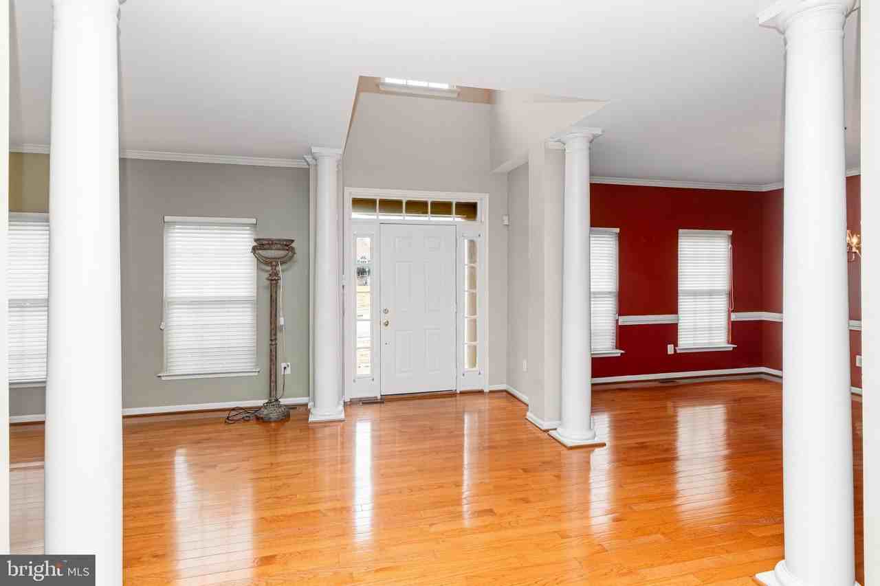 6239 Willowfield Way - Photo 5 of 45