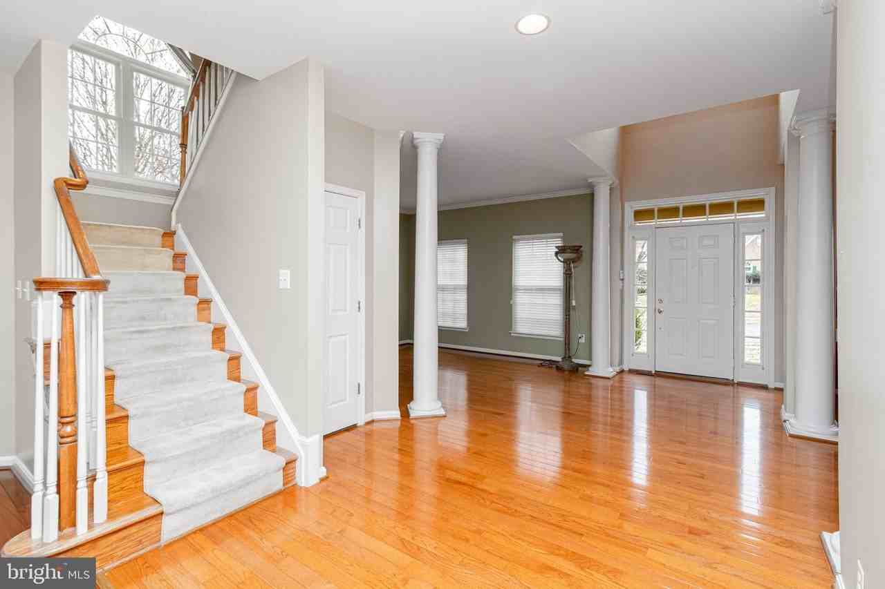 6239 Willowfield Way - Photo 6 of 45