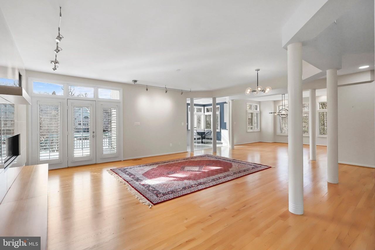 1460 Waterfront Rd - Photo 5 of 50