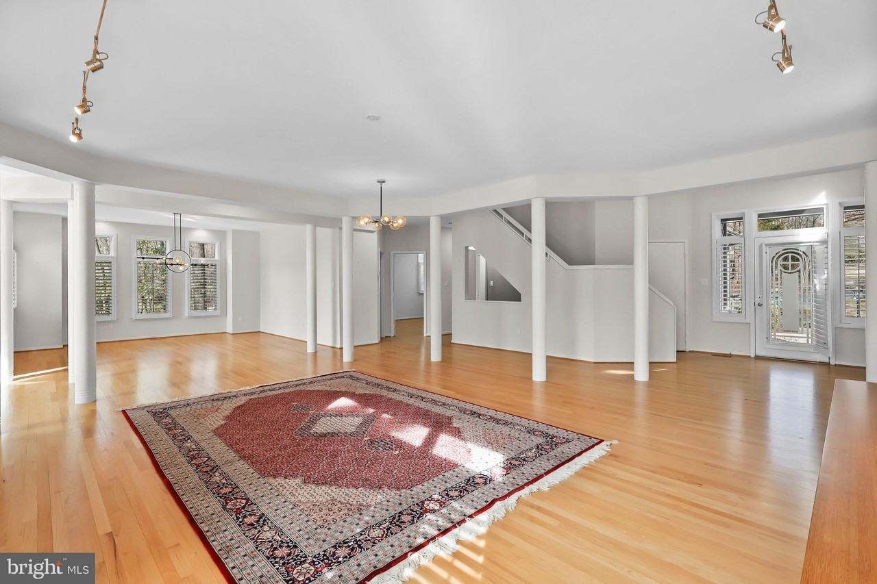 1460 Waterfront Rd - Photo 6 of 50