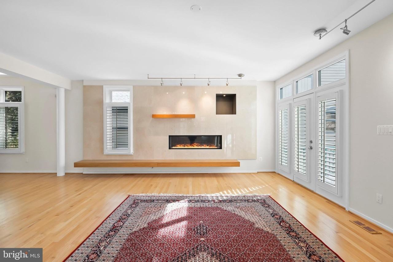 1460 Waterfront Rd - Photo 7 of 50