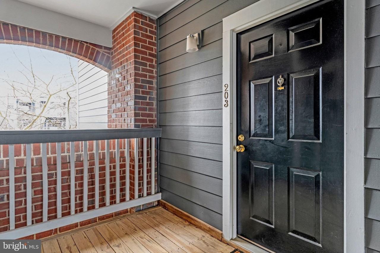 20320 Beechwood Ter Unit 203 - Photo 3 of 21