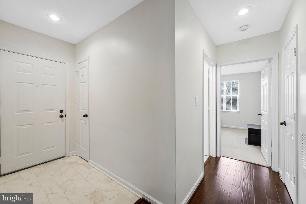 20320 Beechwood Ter Unit 203 - Photo 4 of 21