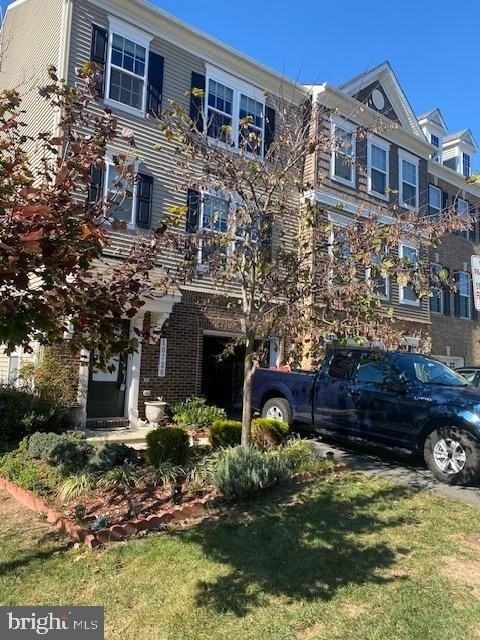 10726 Shadewell Spring Way - Photo 5 of 19