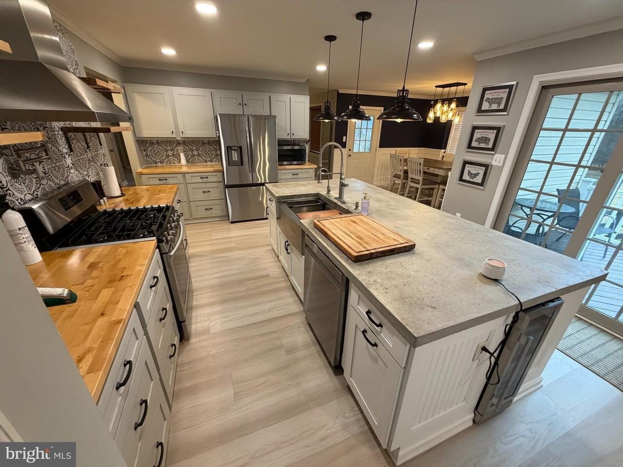 75 Karen Ln - Photo 4 of 20