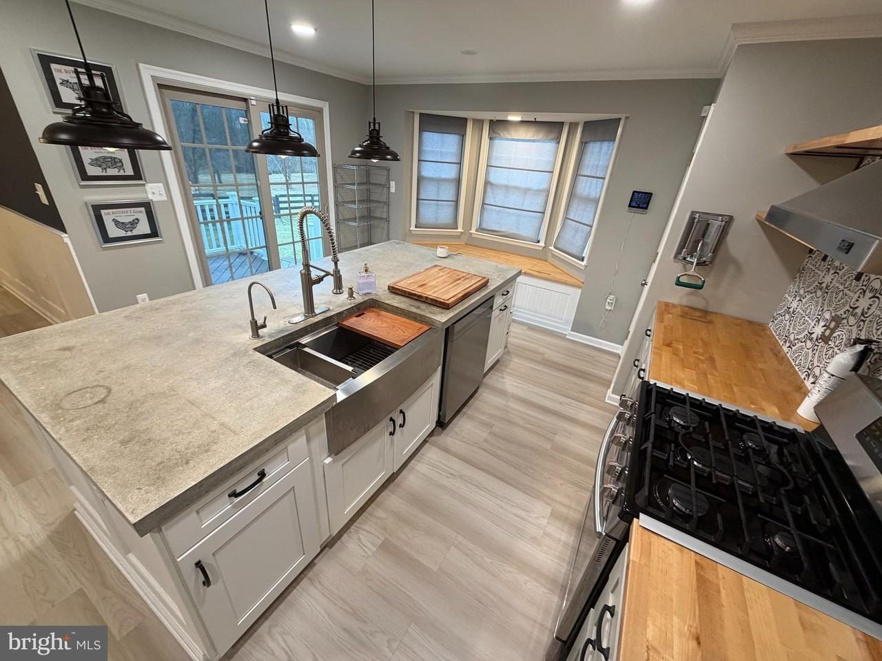 75 Karen Ln - Photo 7 of 20