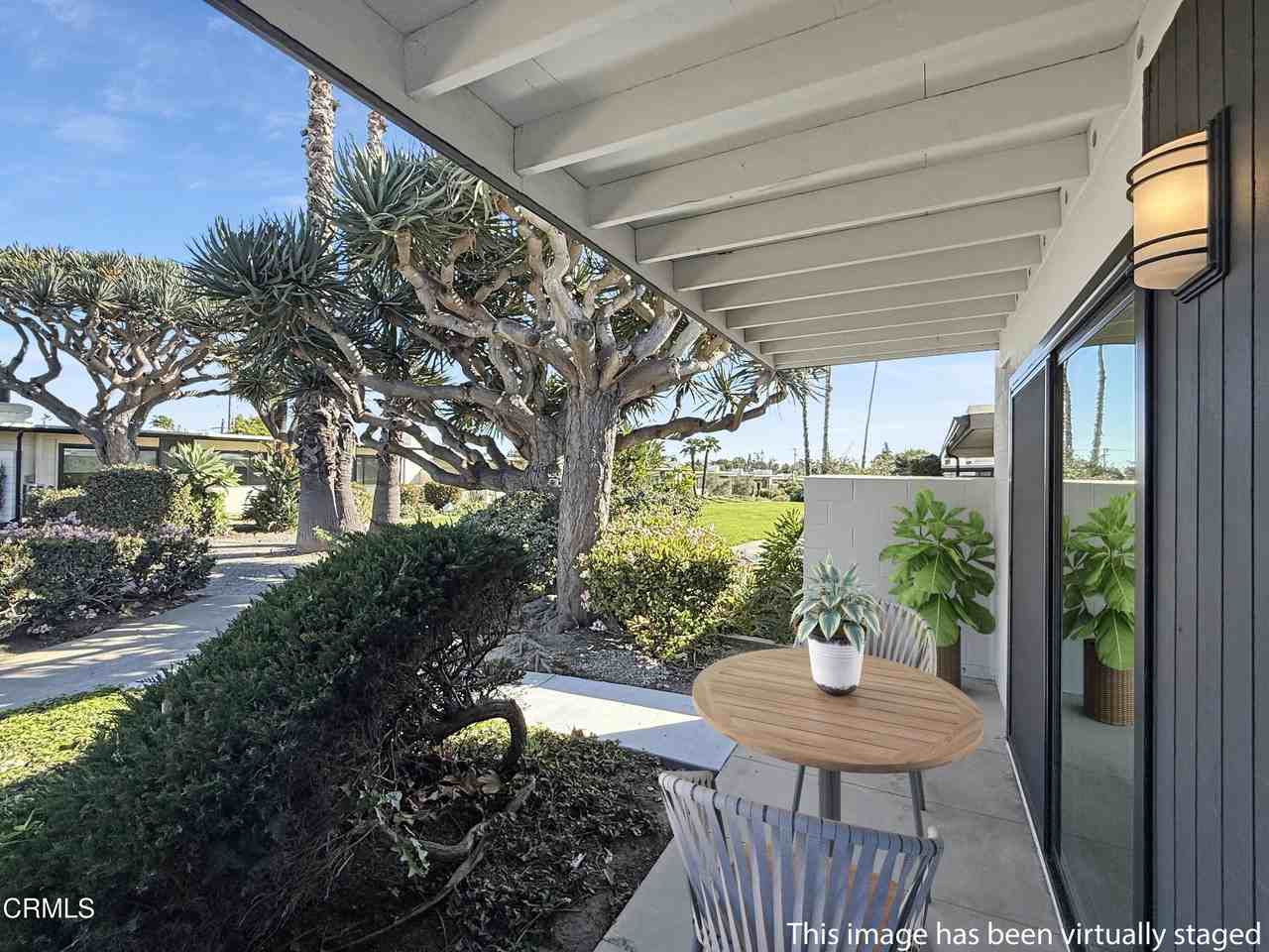 61 Redwood Ave - Photo 4 of 48