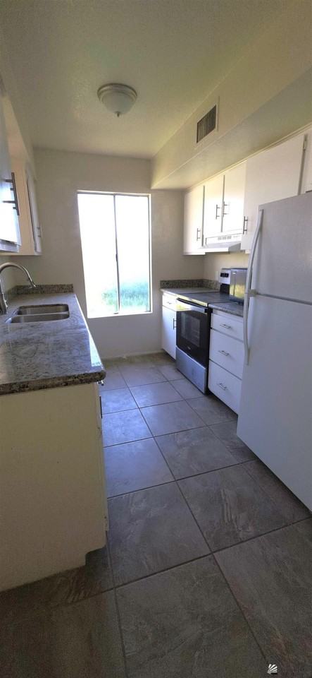 2519 S 18th Ave - Photo 6 of 13