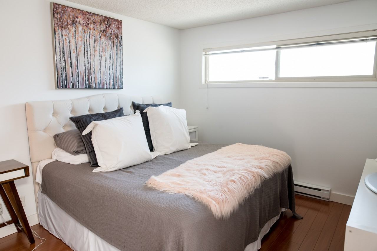 1990 50th Ave E - Photo 3 of 22