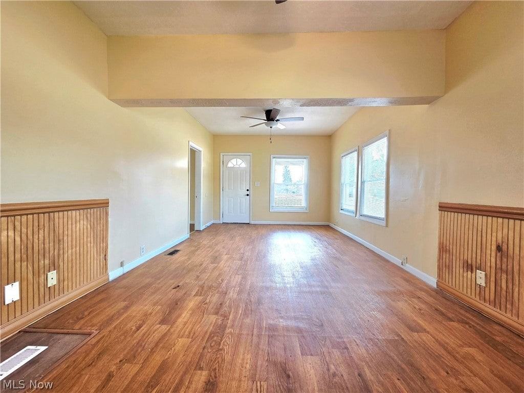 110 Bell Ave - Photo 5 of 17