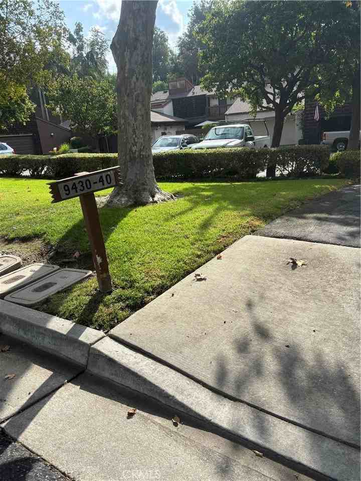 9434 Friendly Woods Ln - Photo 3 of 33