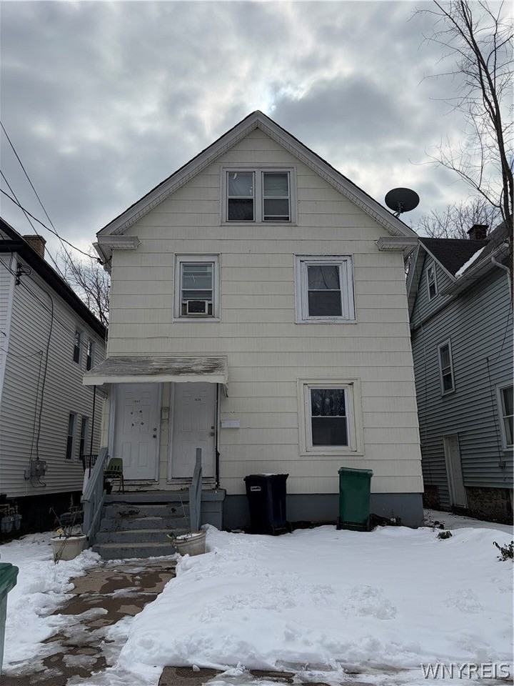 1839 Michigan Ave - Photo 2 of 6