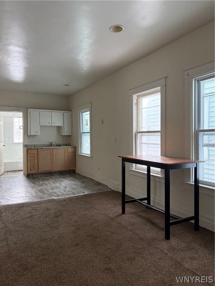 1839 Michigan Ave - Photo 5 of 6