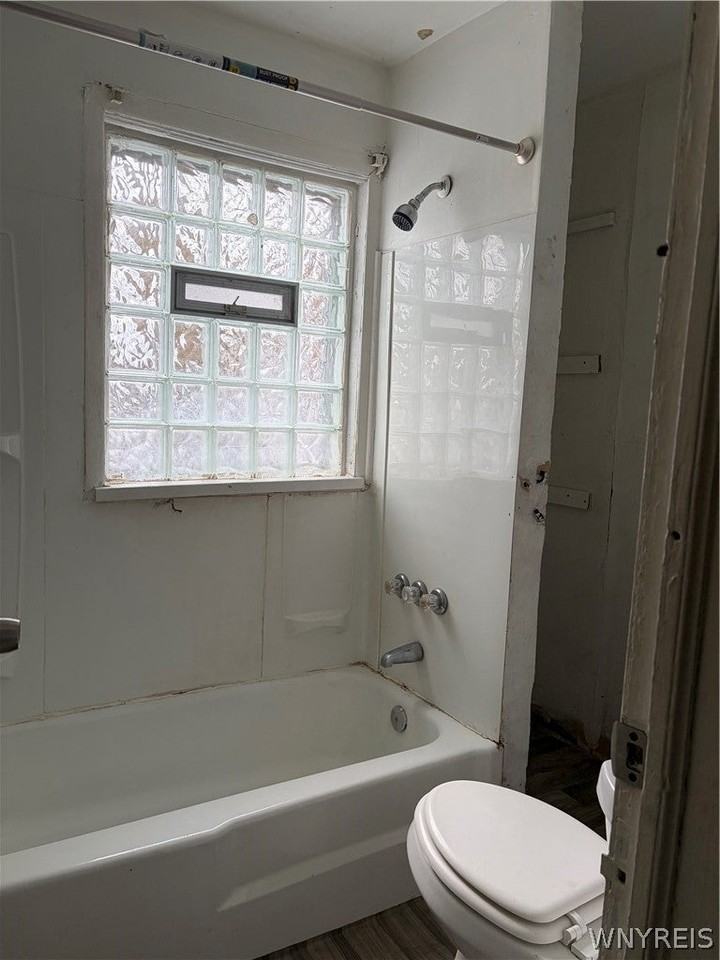 1839 Michigan Ave - Photo 6 of 6