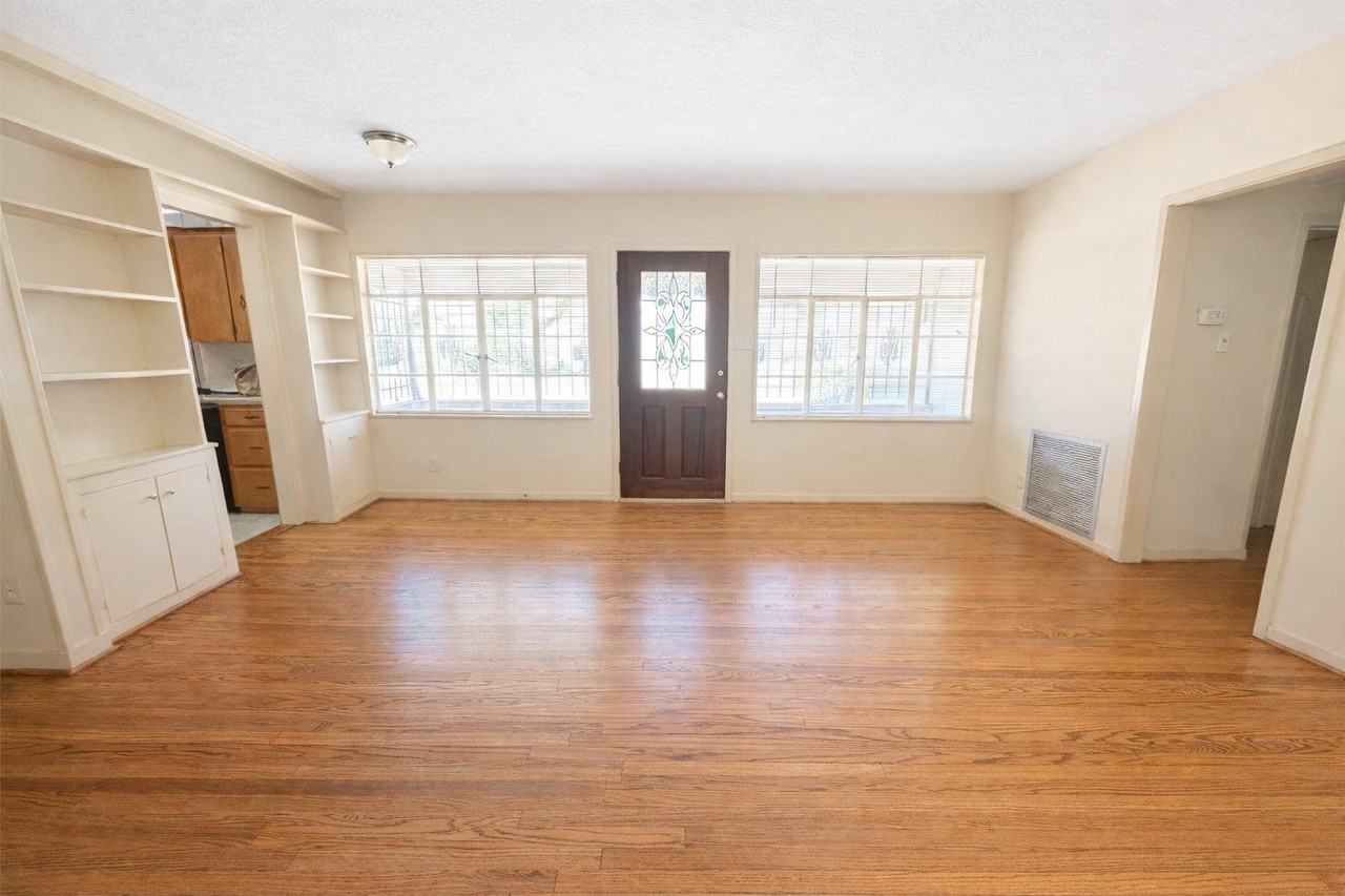 903 Lamonte Ln - Photo 3 of 36