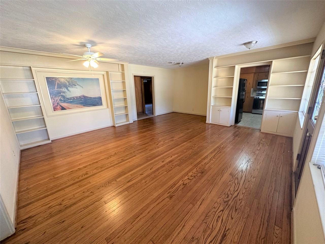 903 Lamonte Ln - Photo 4 of 36