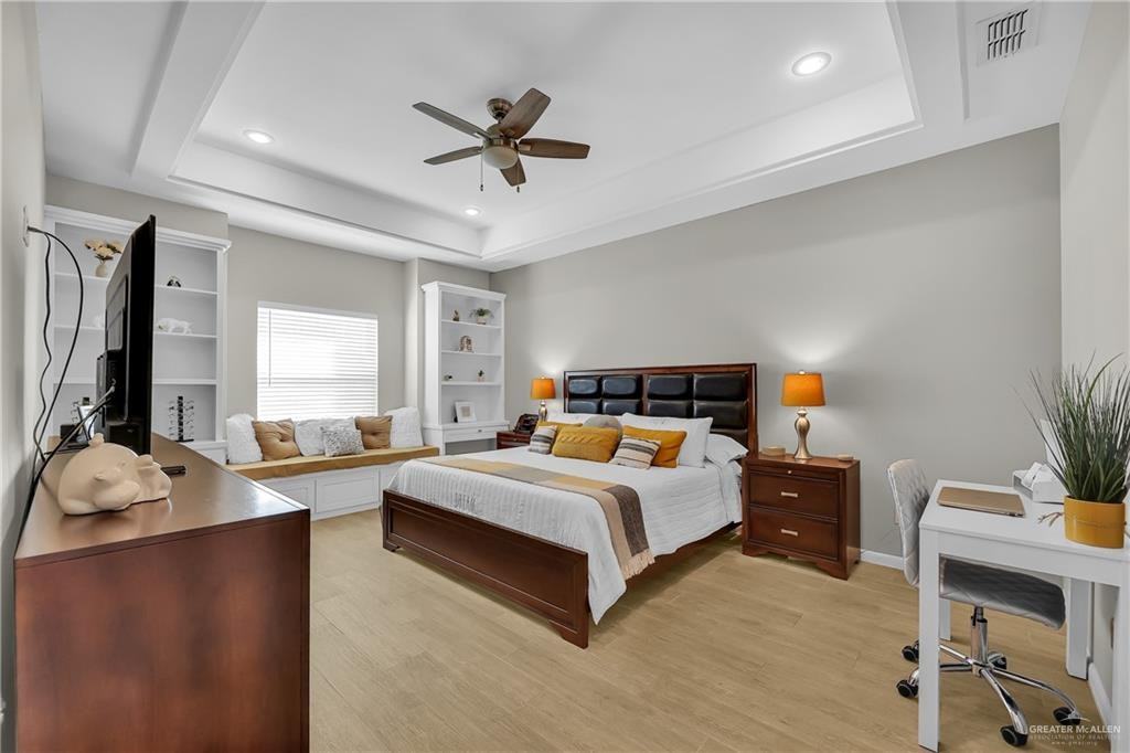 1304 Providence Ave - Photo 5 of 29