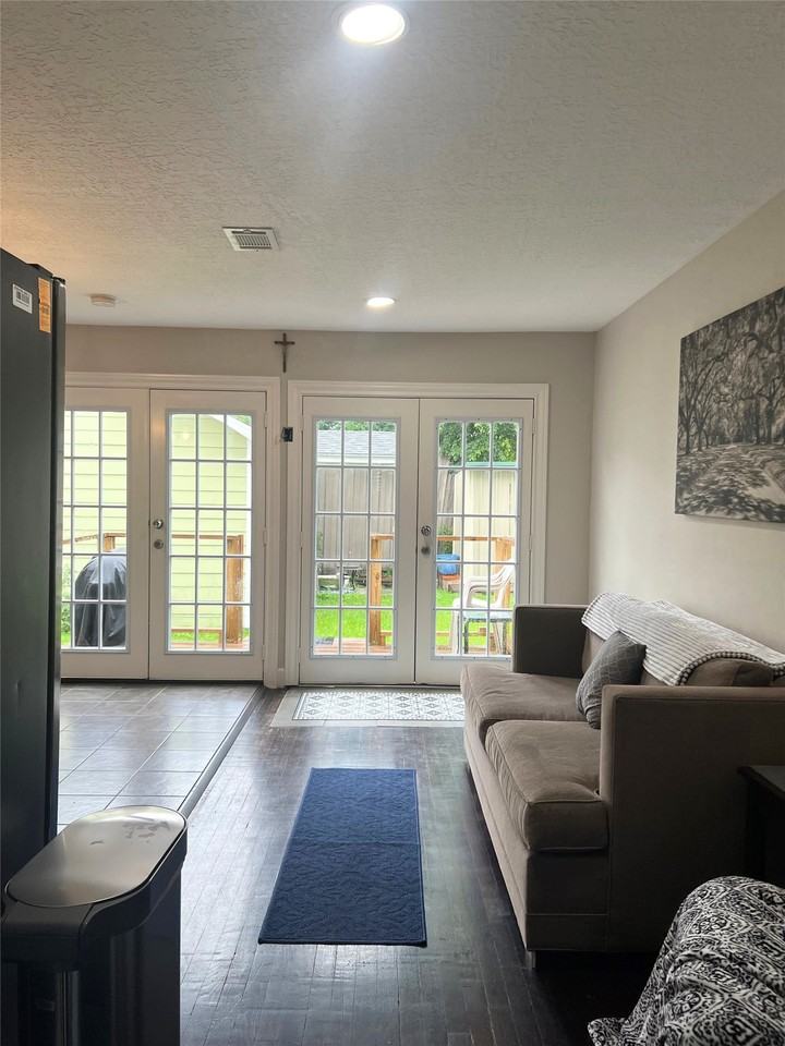 4314 Gano St - Photo 3 of 10