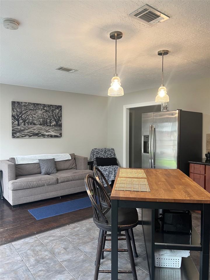 4314 Gano St - Photo 4 of 10