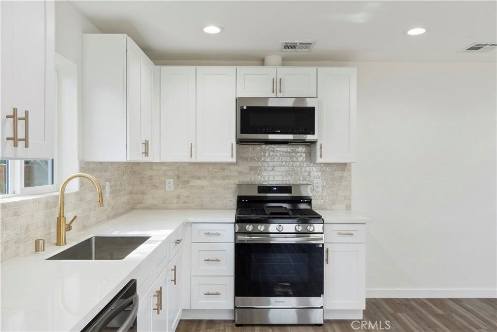 9427 S 2nd Ave - Photo 5 of 47