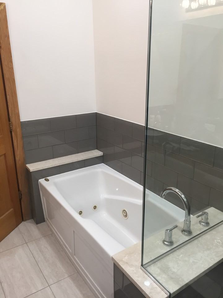 1141 W Addison St #2 - Photo 7 of 10